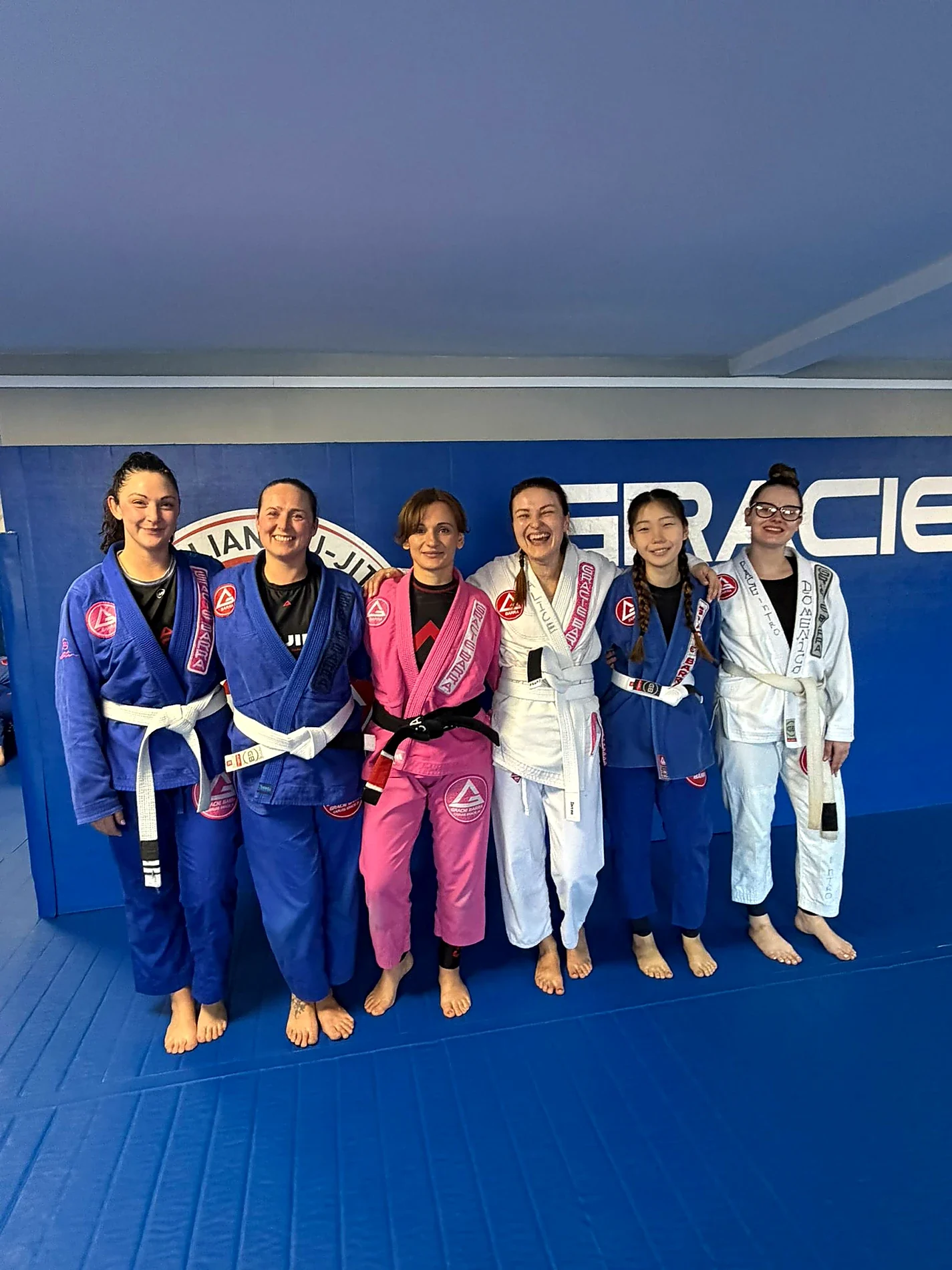 Women from the Gracie Barra Bath team